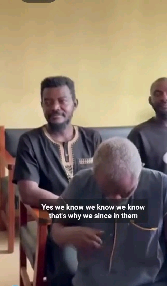 Video: Ichie Million The Enugu Ritualist & Native Doctor Arrives In State High Court Enugu With A Smiling Face As He Is Remanded In Prison.